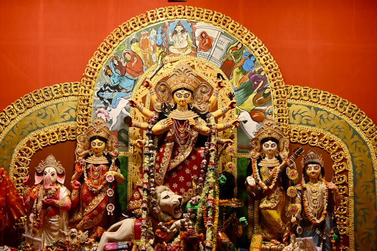 金色印度教祭坛