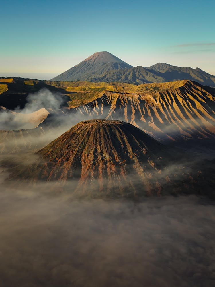 东爪哇布罗莫山鸟瞰图