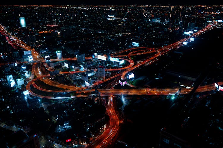令人惊叹的曼谷夜景与道路