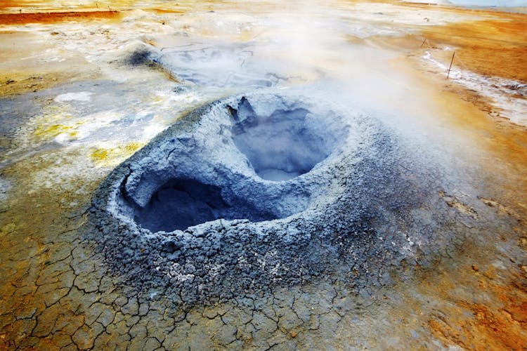 蒸汽间歇泉的照片