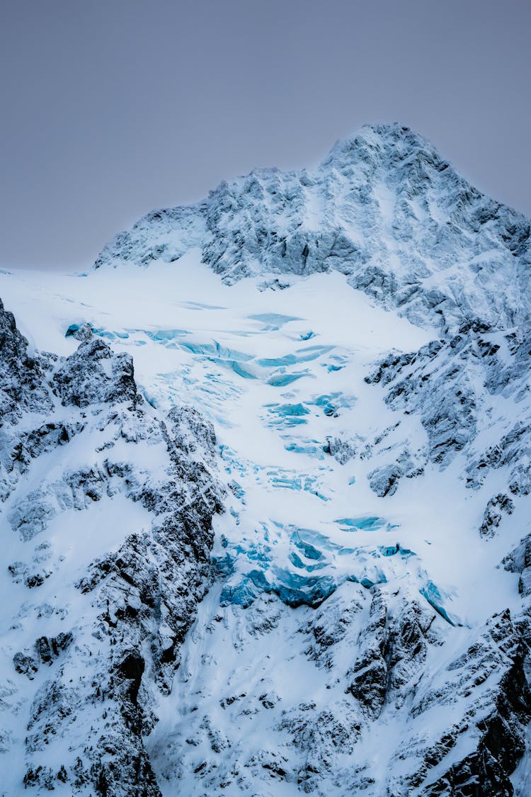 雄伟的雪山