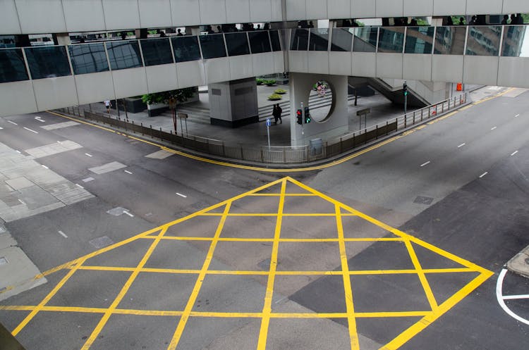 空旷的十字路口