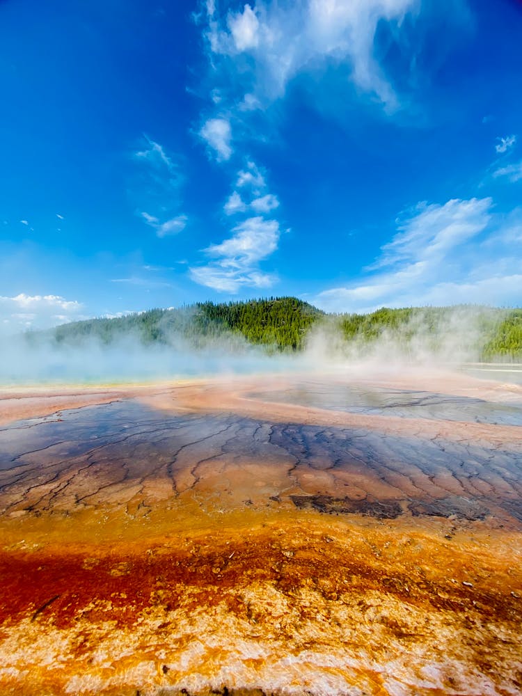 美国黄石国家公园的间歇泉