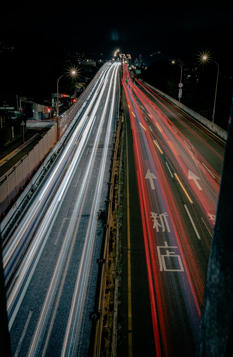 台北夜间交通灯动态轨迹