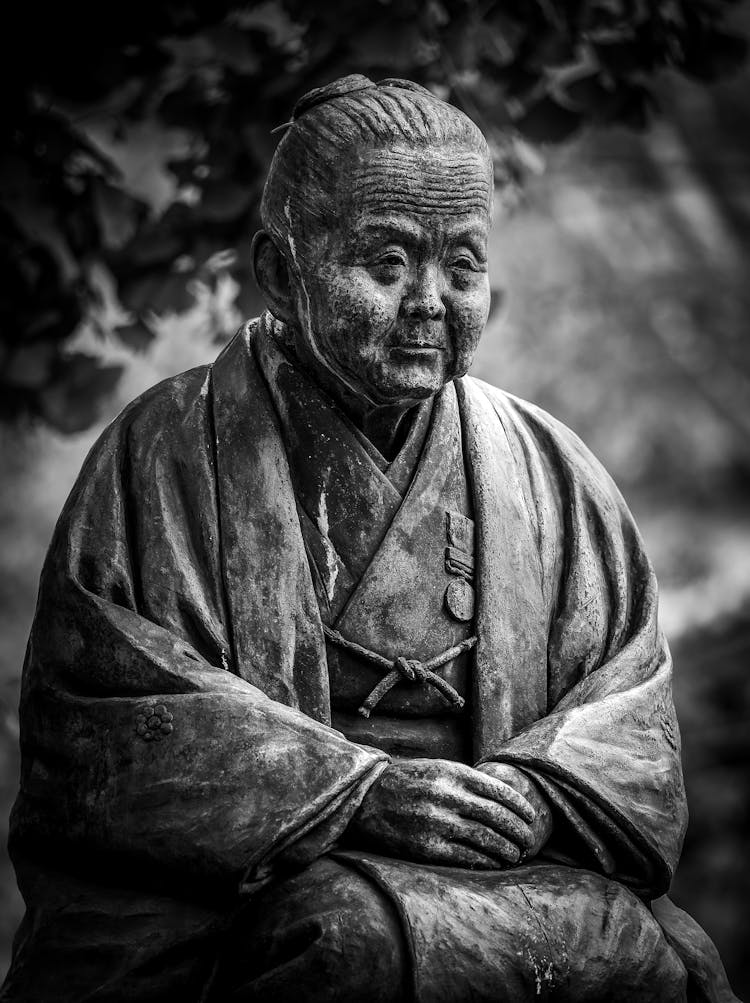 黑白佛像