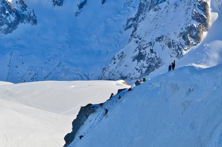 冬季勃朗峰的雪峰