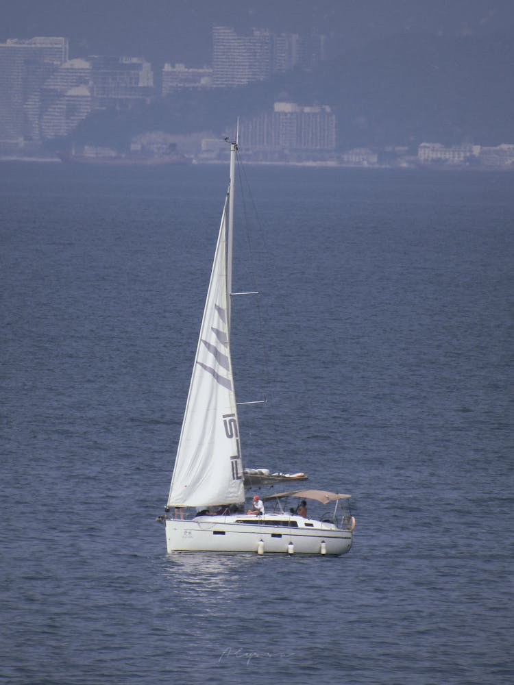 海上游艇航行