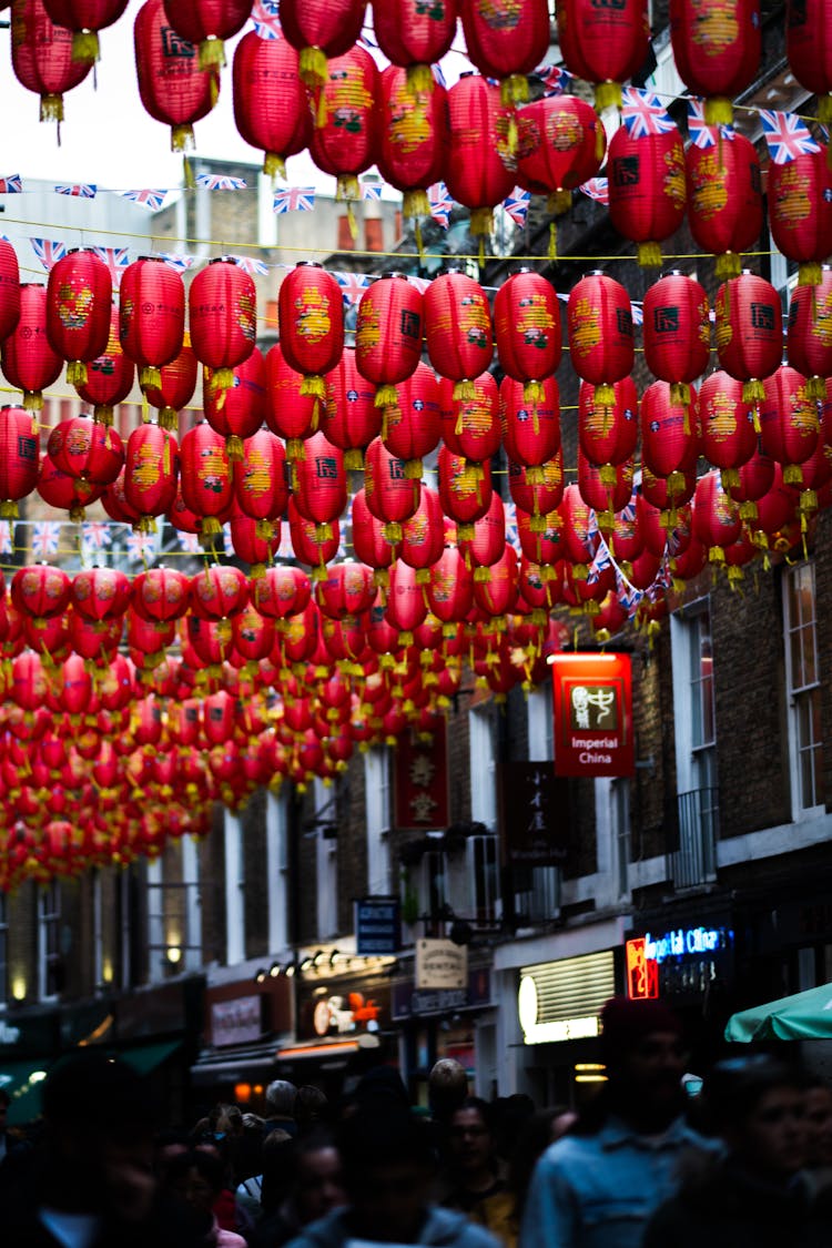 街上的中国红灯笼
