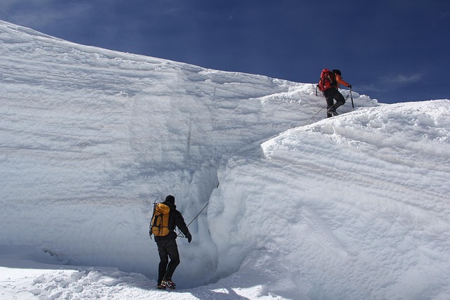 攀岩登山者冰