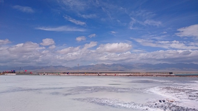青海卡卡盐湖风景