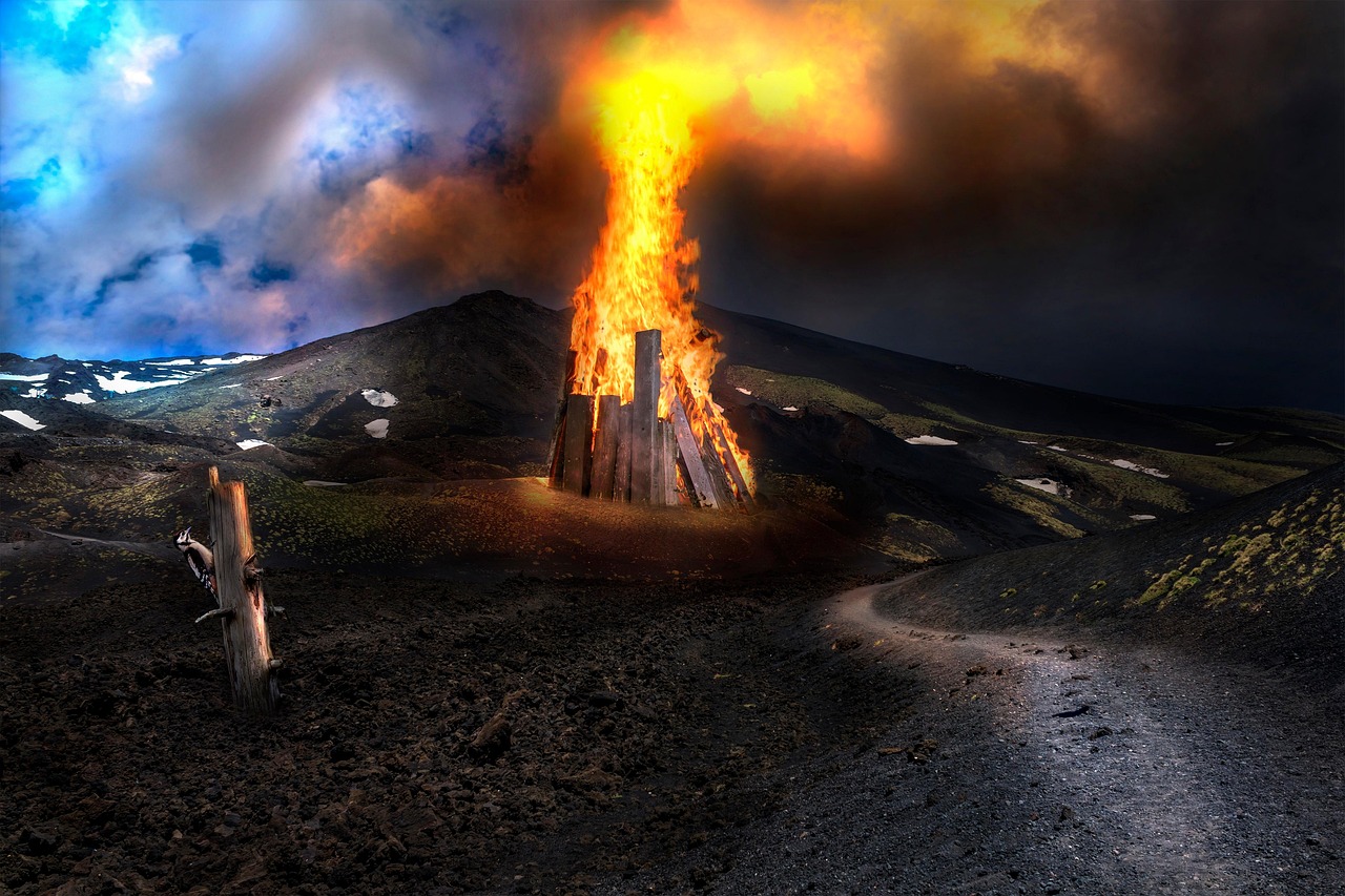 篝火山火烟