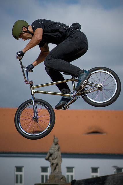 bmx跳跃运动自行车