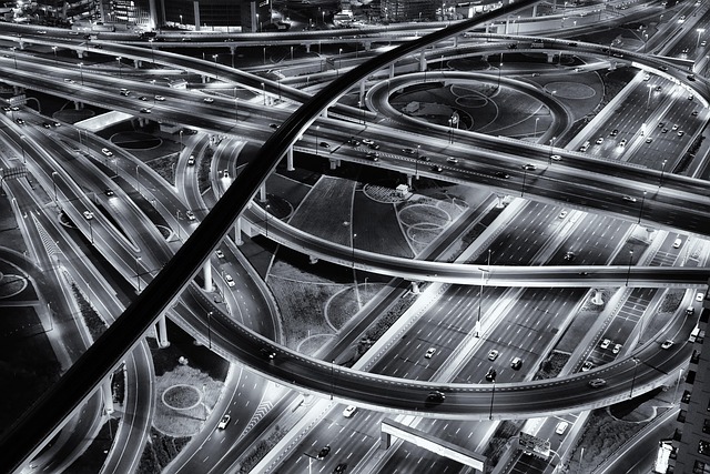 公路夜景公路灯城