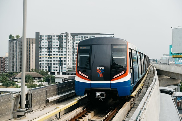 火车运输铁路钢轨