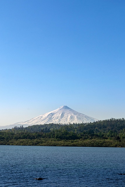 火山山熔岩雪天