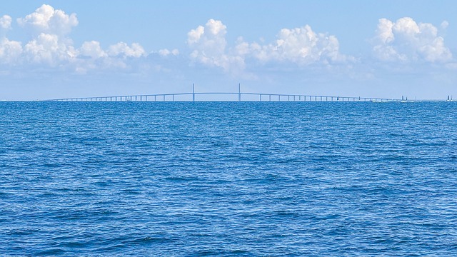 海上天桥游水