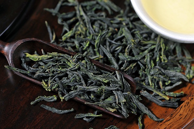 瓜片茶木桌