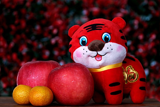 老虎娃娃水果中国新年