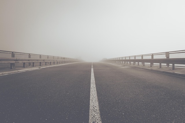 雾路公路焦油