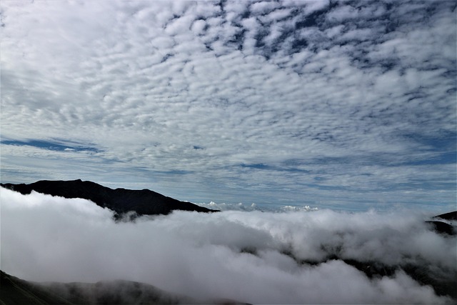 山自然云天空