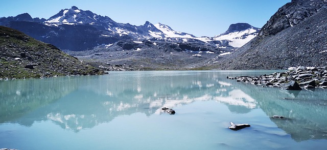 户外自然旅游探索