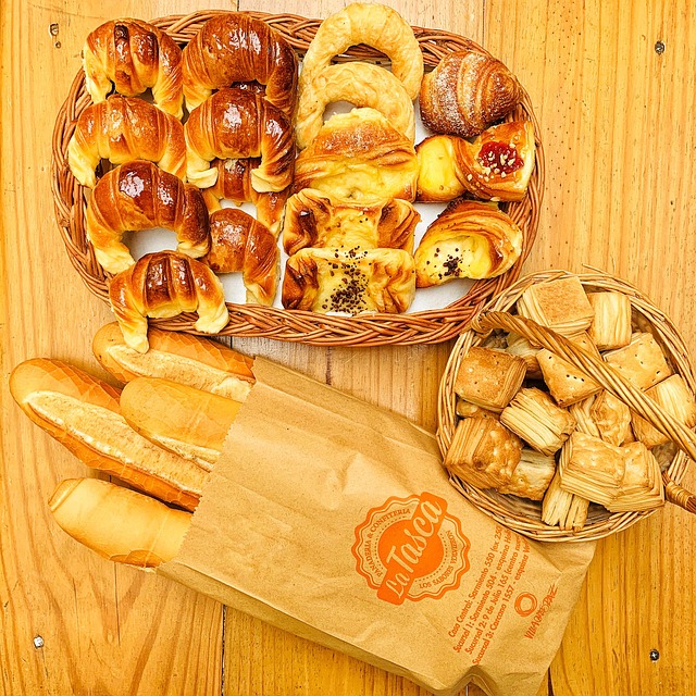 牛角面包面包早餐