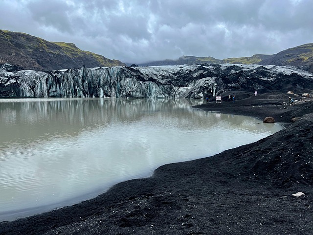 泻湖薄雾冰岛阴沉的一天