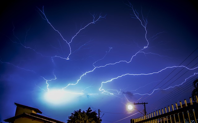 天空雷暴暴雨性质