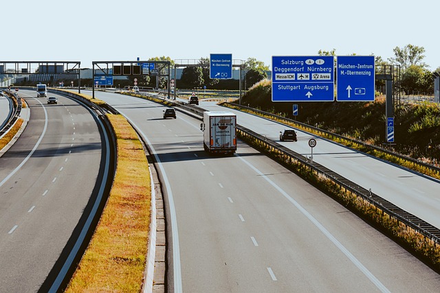 公路道路汽车卡车