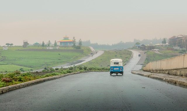 三轮车路丘陵湿路