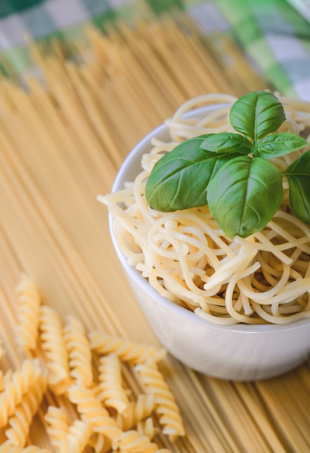 意大利面意大利面条罗勒美食